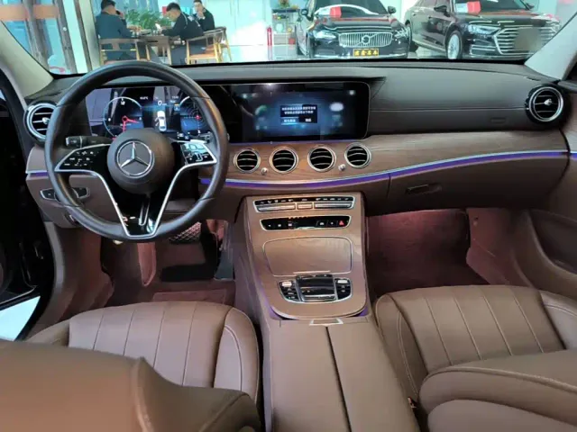 Mercedes-Benz E-Class — Фото автомобиля 9