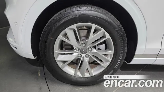Genesis GV70 2.5T Бензин 2WD — Фото автомобиля 5