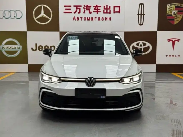 Volkswagen Golf — Фото автомобиля 2