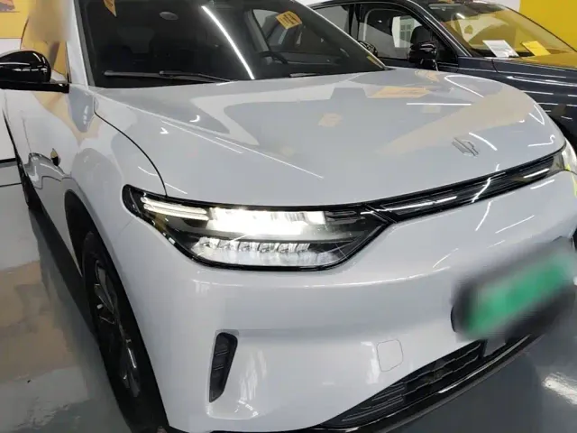 Leapmotor C11 — Фото автомобиля 3