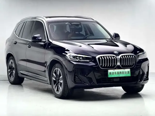 BMW iX3 — Фото автомобиля 3