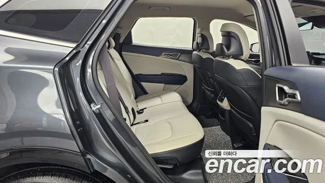 Kia Sportage Sportage 5-е поколение Бензин 1.6 турбо 2WD — Фото автомобиля 11
