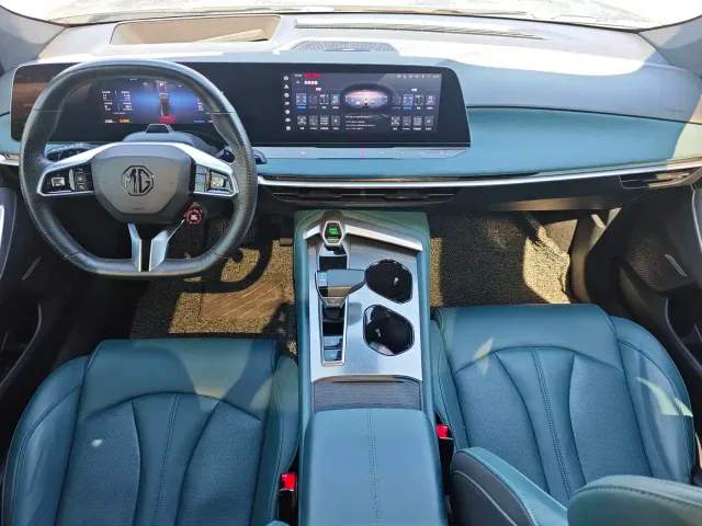 MG MG7 2025 2.0T Trophy+ Super Smart Driving Edition — Фото автомобиля 3