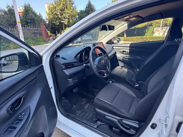 Toyota Vios FS — Фото автомобиля 9