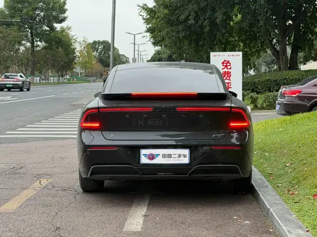 Xpeng P7+ — Фото автомобиля 5