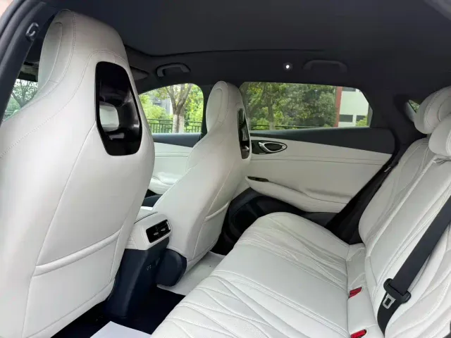 BYD Seal 06 GT — Фото автомобиля 9