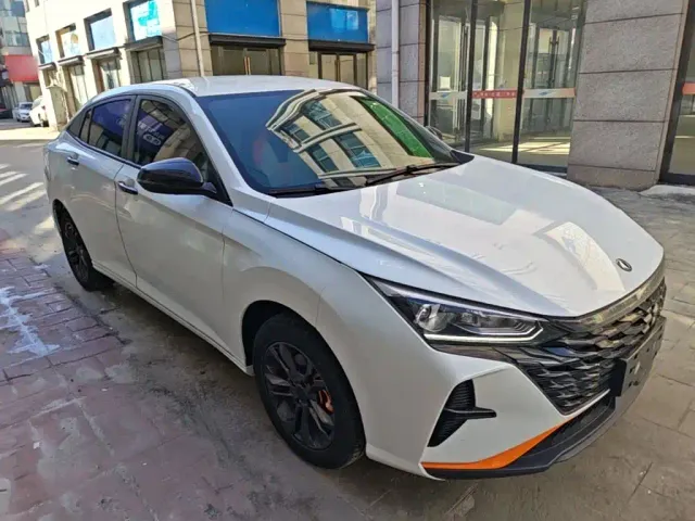 Dongfeng Yixuan — Фото автомобиля 3