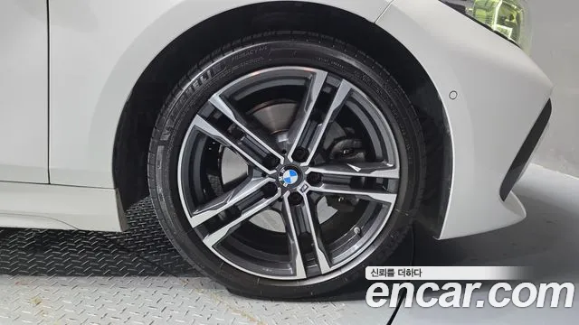 BMW 1 Series F40 — Фото автомобиля 21