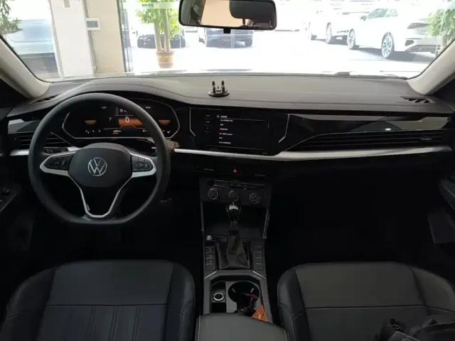 Volkswagen Passat — Фото автомобиля 9