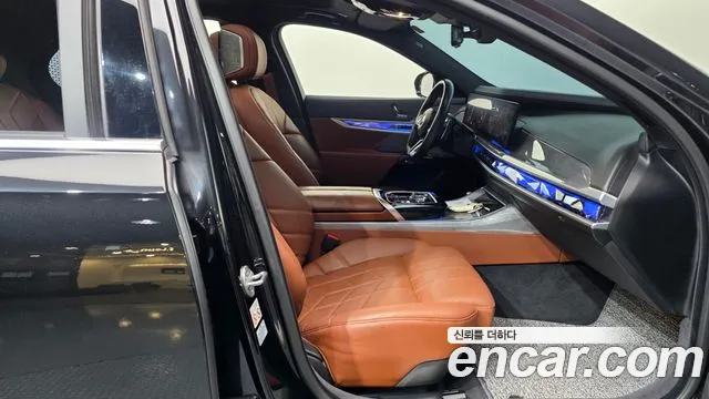 BMW 7 Series G70 — Фото автомобиля 17