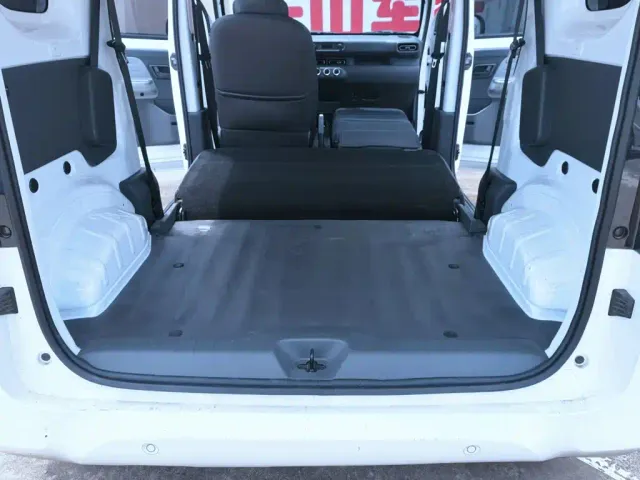 Wuling Zhiguang NEV — Фото автомобиля 13