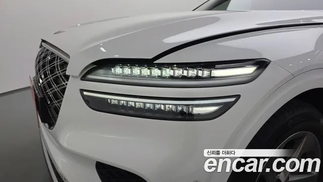 Genesis GV70 2.5T Бензин AWD — Фото автомобиля 8
