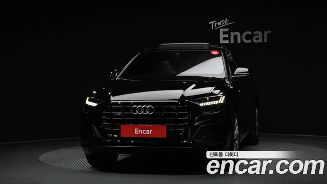 Audi Q8 55 TFSI quattro Premium — Фото автомобиля 3