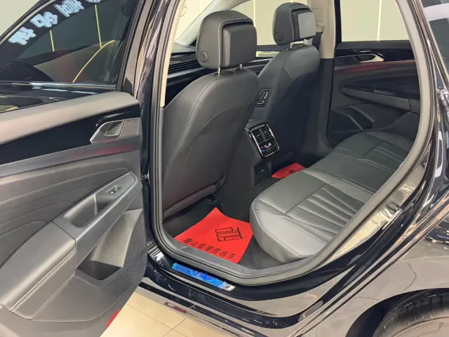 Volkswagen Passat — Фото автомобиля 17