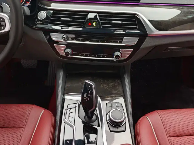 BMW 5 Series — Фото автомобиля 14