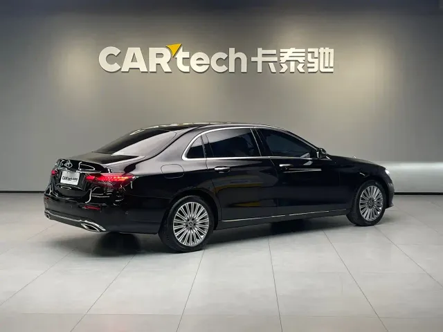 Mercedes-Benz E-Class — Фото автомобиля 4