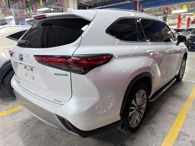 Toyota Highlander — Фото автомобиля 19
