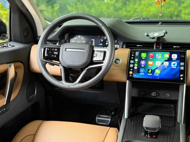 Land Rover Discovery Sport — Фото автомобиля 7