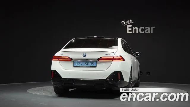 BMW i5 G60 — Фото автомобиля 4
