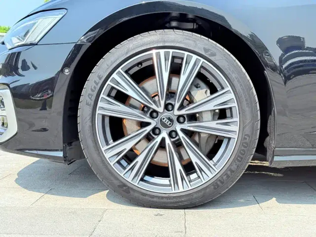 Audi A6L — Фото автомобиля 6
