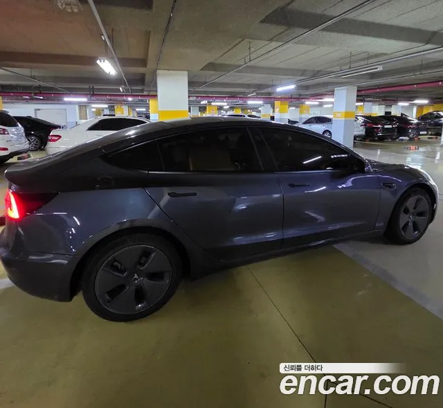 Tesla Model 3 — Фото автомобиля 2