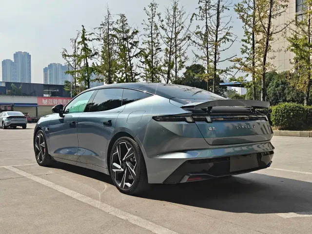 Lynk & Co Z10 — Фото автомобиля 7