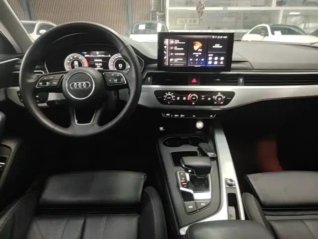 Audi A4L — Фото автомобиля 9