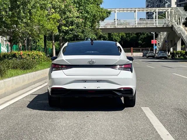 Hyundai Elantra — Фото автомобиля 19
