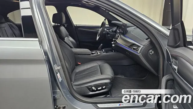 BMW 5 Series G30 — Фото автомобиля 16