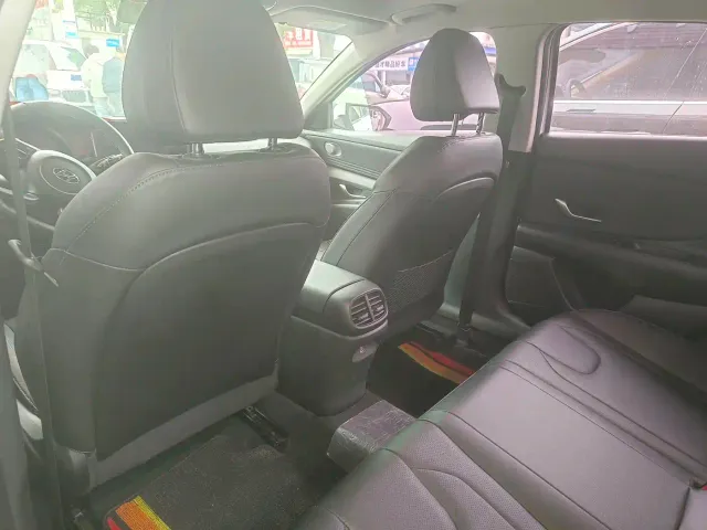 Hyundai Elantra — Фото автомобиля 9