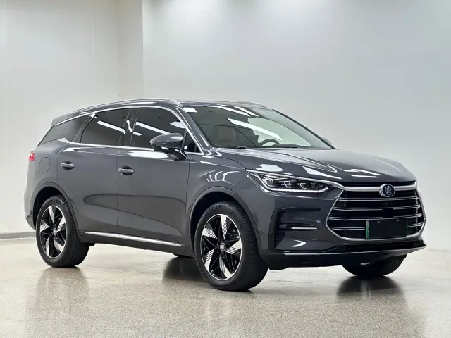 BYD Tang — Фото автомобиля 3
