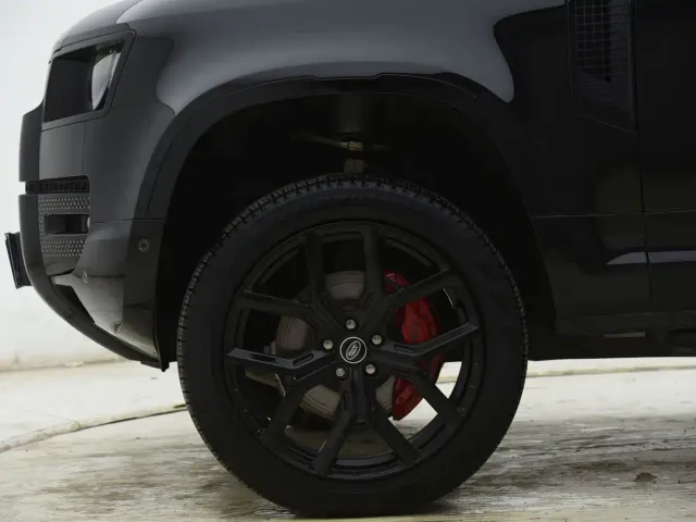Land Rover Defender — Фото автомобиля 8