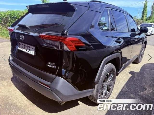 Toyota RAV4 Generation 5 — Фото автомобиля 4