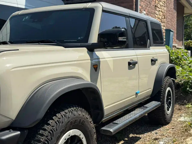 Ford Bronco — Фото автомобиля 10