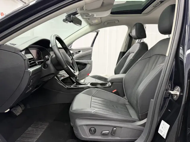 Volkswagen Passat — Фото автомобиля 7