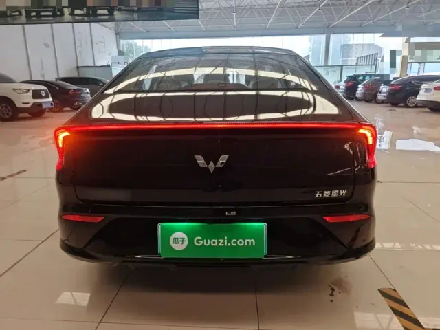 Wuling Starlight — Фото автомобиля 3