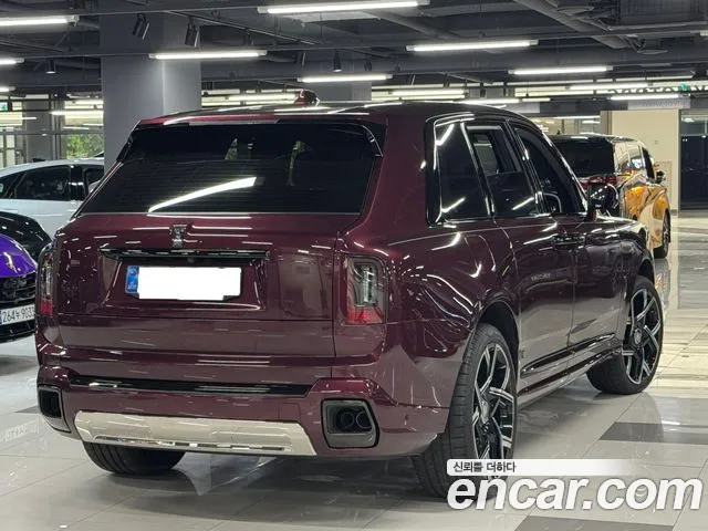 Rolls-Royce Cullinan — Фото автомобиля 3