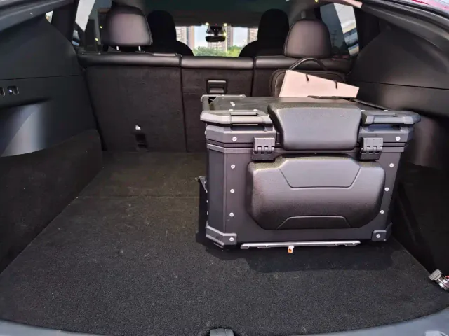 Tesla Model Y — Фото автомобиля 8