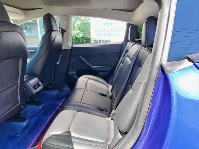 Tesla Model Y — Фото автомобиля 8
