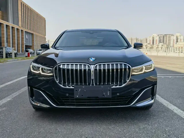 BMW BMW 7 Series 2021 Model 730Li Luxury Package — Фото автомобиля 2