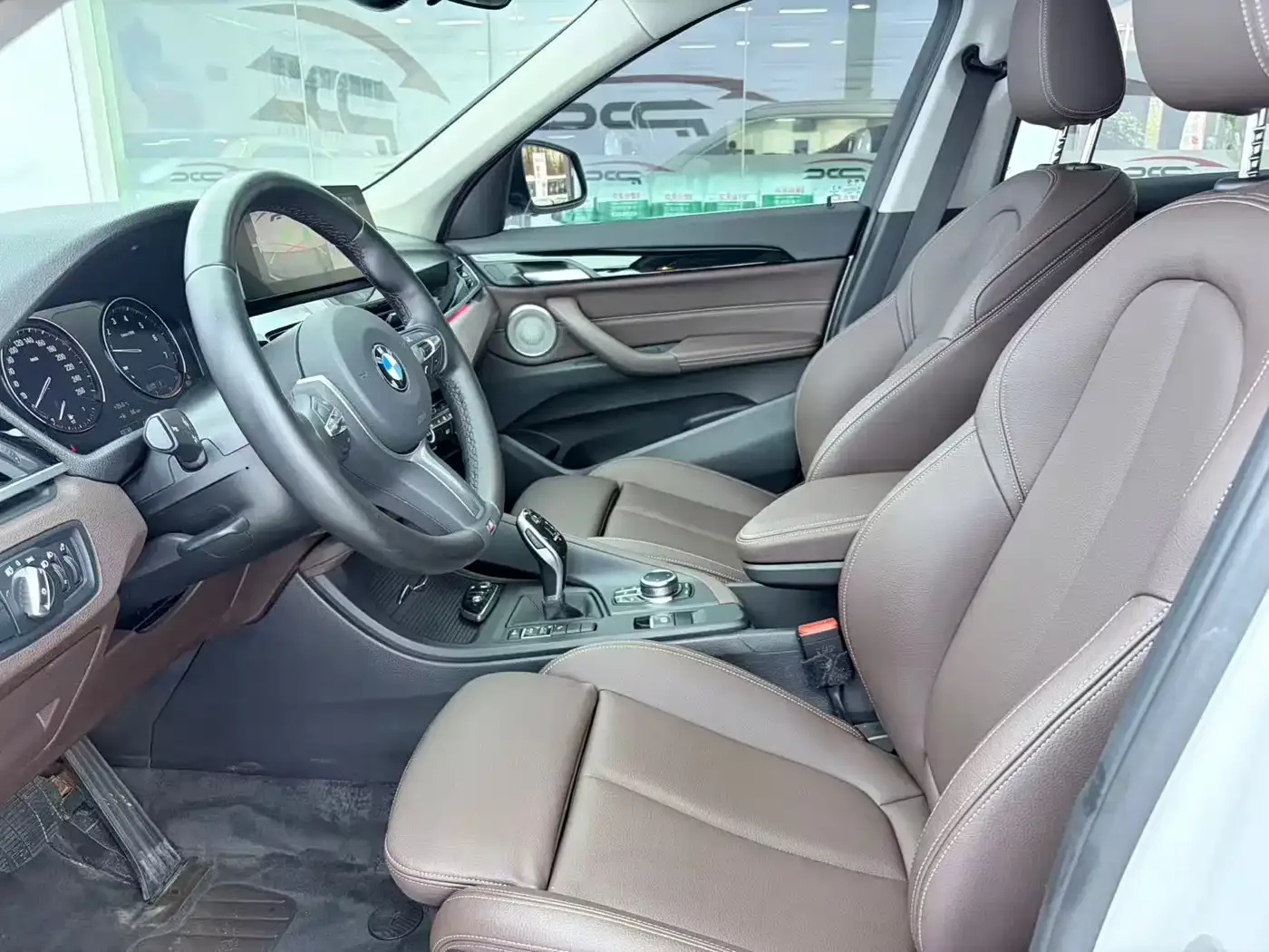 BMW BMW X1 2022 sDrive25Li Leading — Фото автомобиля 6