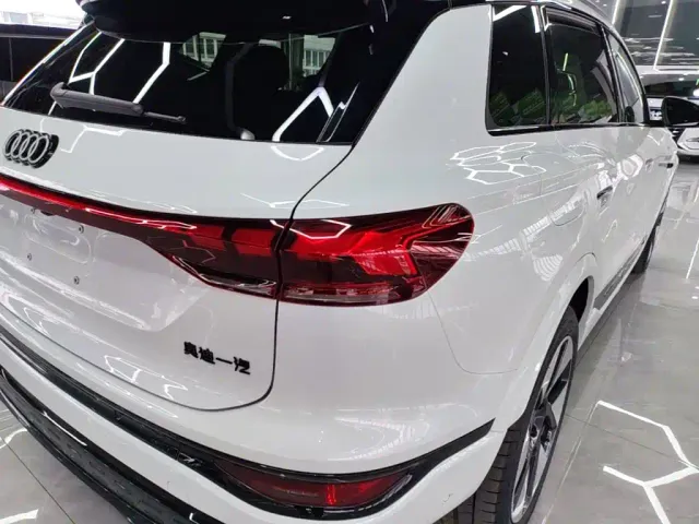 Audi Q6L e-tron — Фото автомобиля 7