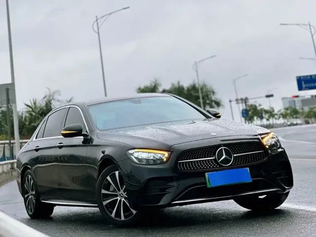 Mercedes-Benz Mercedes-Benz E-Class New Energy 2022 Facelift E 350 e L Plug-in Hybrid Sport Sedan — Фото автомобиля 3