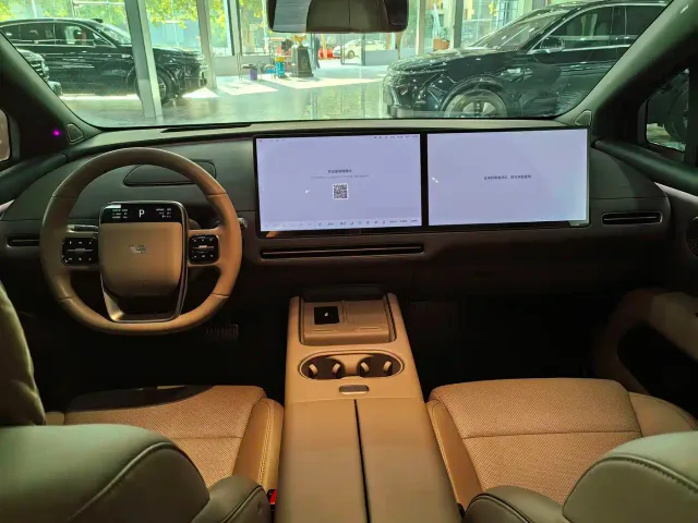 Li Auto i6 — Фото автомобиля 11
