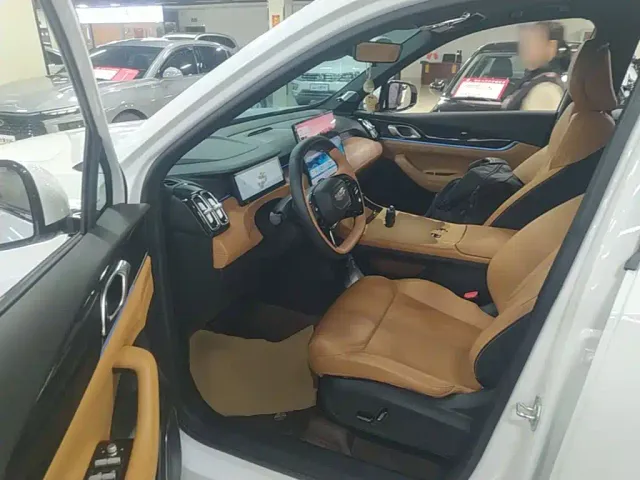 Geely Boyue L — Фото автомобиля 15