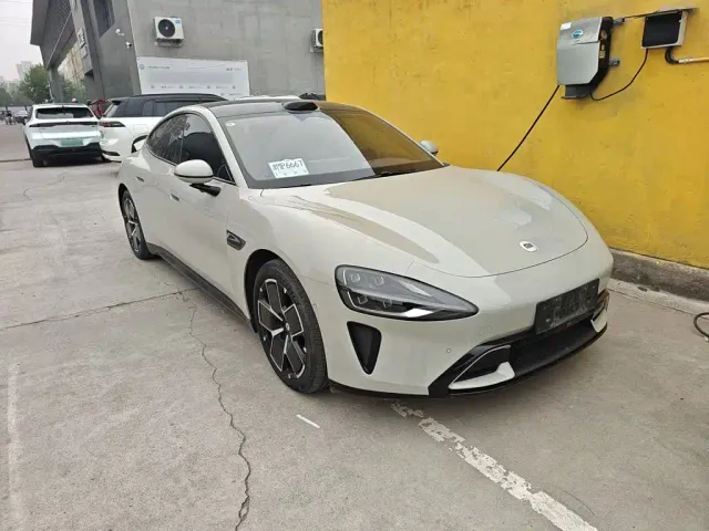 Xiaomi SU7 — Фото автомобиля 2