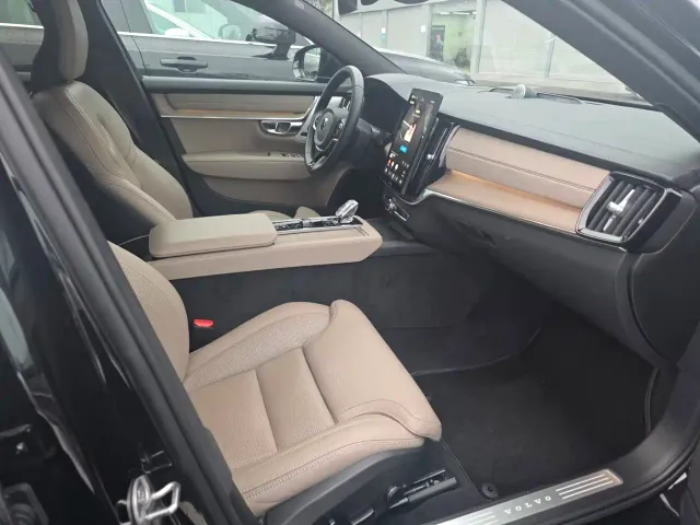 Volvo S90 — Фото автомобиля 7