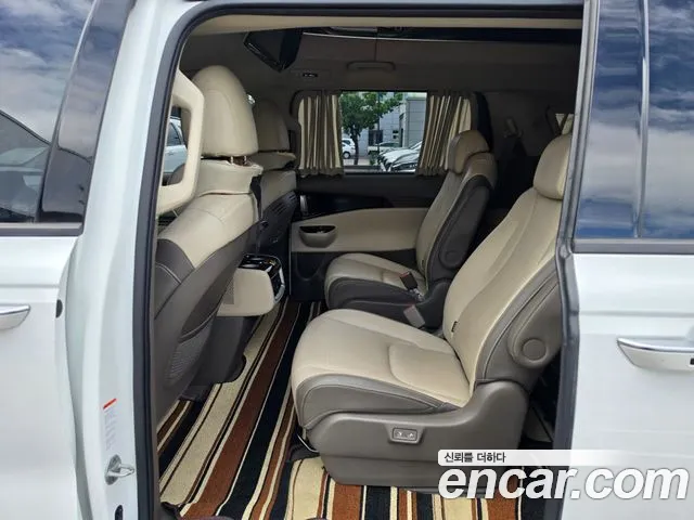 Kia Carnival Generation 4 — Фото автомобиля 13