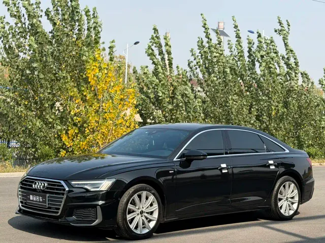 Фотография автомобиля — Audi A6L