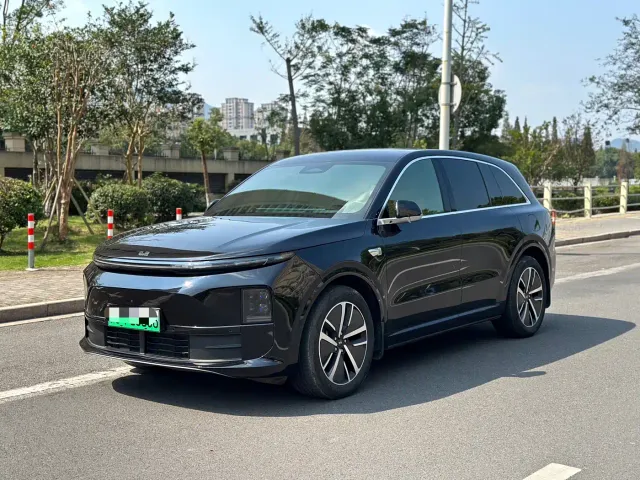 Фотография автомобиля — Li Auto L6